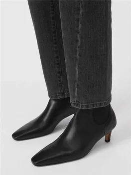 2023, есенно-зимни дамски къси ботуши от естествена кожа, черен универсален обувки на тънък ток, с квадратни пръсти