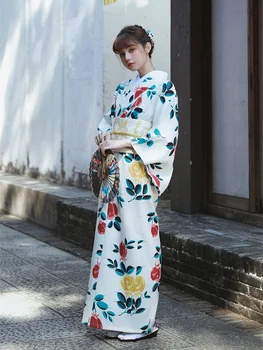 Жена традиционно кимоно в японски стил, винтажное лятна рокля с флорални принтом, официално облекло за cosplay юката, дрехи за изпълнения