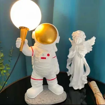 Индивидуалност Просто креативна лампа астронавти Подарък на момчето в деня на раждането на Прикроватное украса спални Лунна лампа