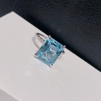Луксозно дамско пръстен от сребро 925 проба, инкрустированное 7-каратово небето син топаз