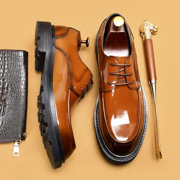 Мъжки дерби от лачена кожа в британския стил, луксозни маркови дизайнерски обувки 2023 г., нов стил, високо качество на ежедневни бизнес обувки от естествена кожа