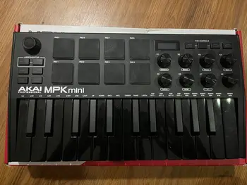 (НАПЪЛНО нова) Akai mpk mini mk3, Хоби и играчки, музика и мултимедия, музикални инструменти