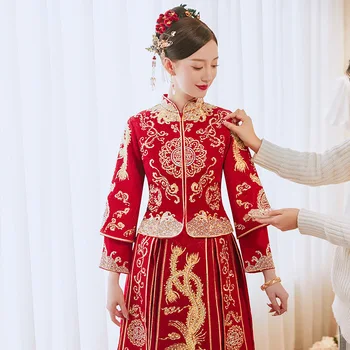 Облекло Ципао в ориенталски стил 2022 Съвременното традиционно китайското сватбена рокля с бродерия на червения Феникс Чонсам