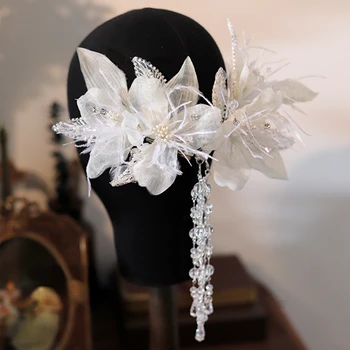 Страхотна пера, коприна дантелени листа, щипки за коса, украсена с кристали диадема на булката, украсени с мъниста, стил сватбена рокля
